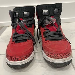 Jordan Spiz’ike (spizike) – Red – Black (Toro Bravo)